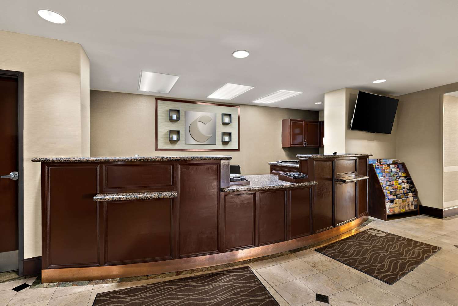 Comfort Inn & Suites Airport Convention Center 7/43