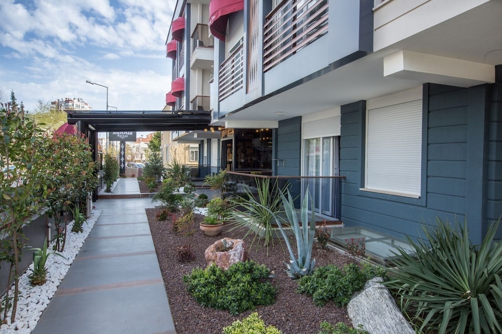 Elanis Suites 35/40