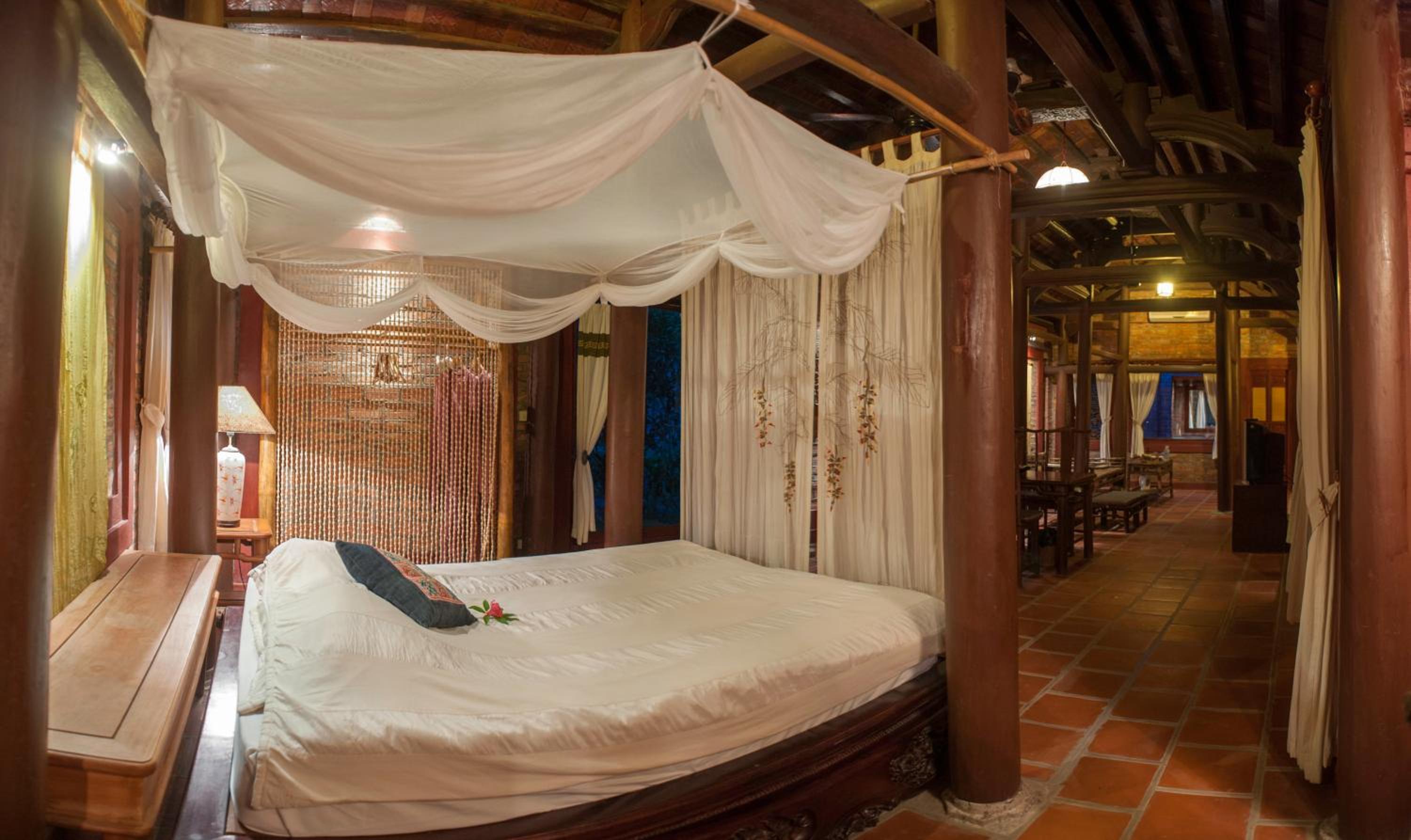 Van Chai, Villa 1