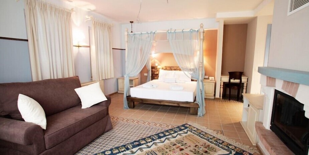 Igdeli Han Suit Otel Alacati 15/50