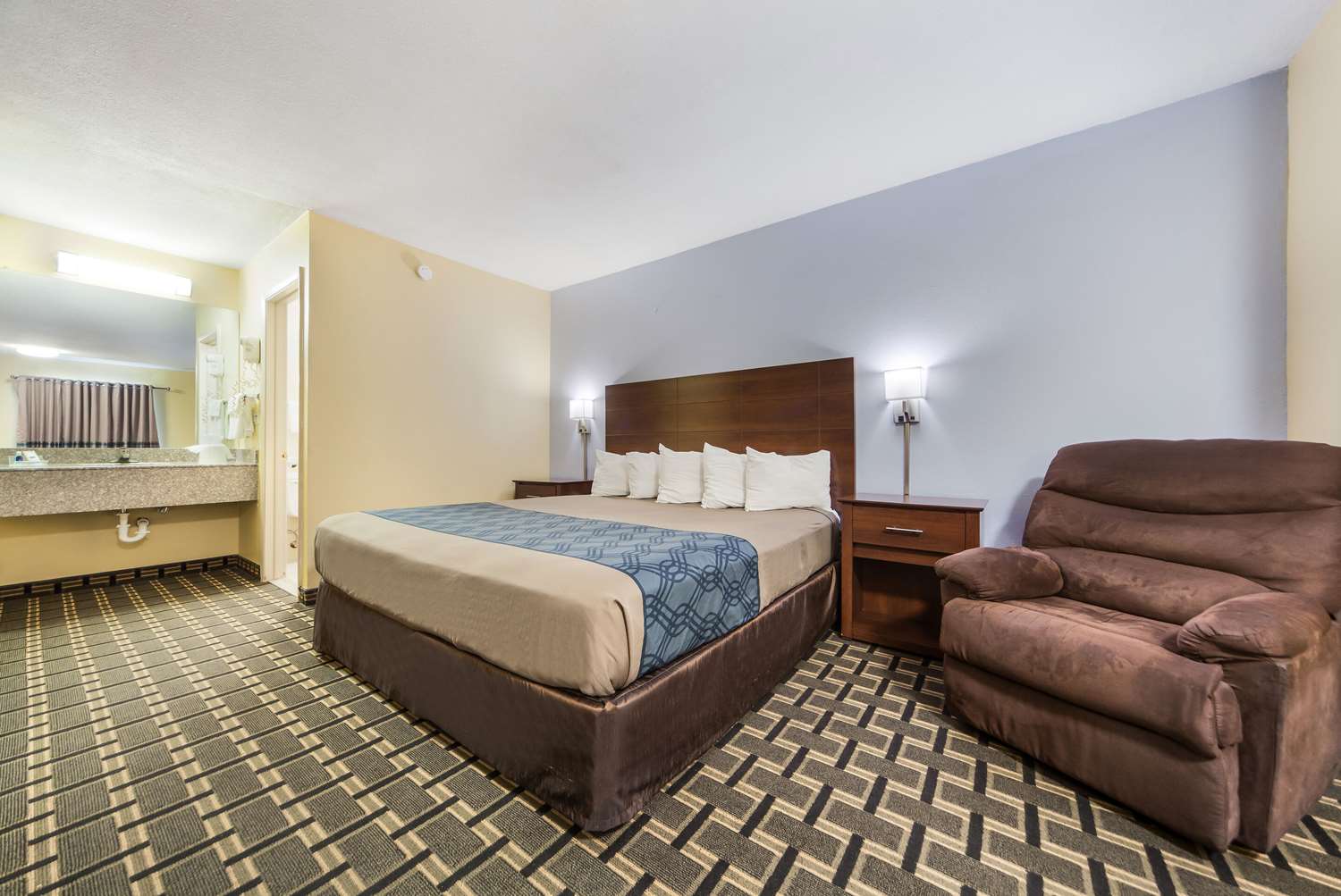 Rodeway Inn Lincoln West - University Area NE 12/42