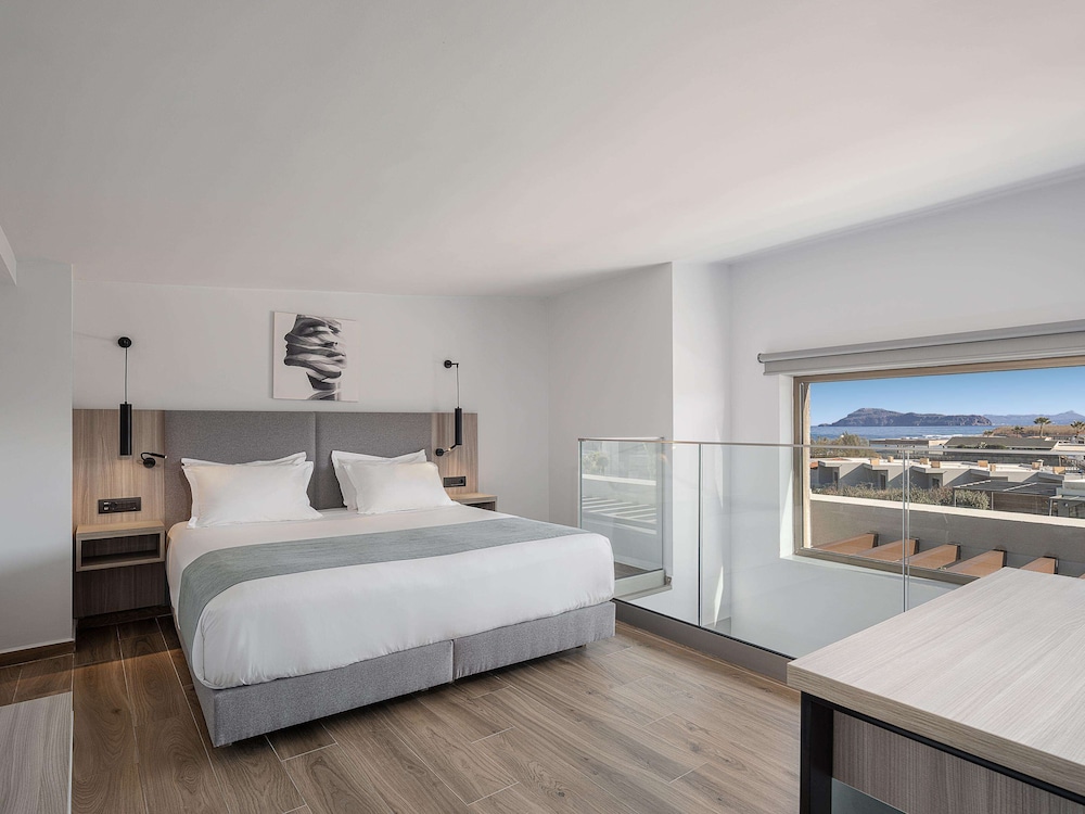 Junior Suite, Twin Beds, Partial Sea View, Two Story, Sofa