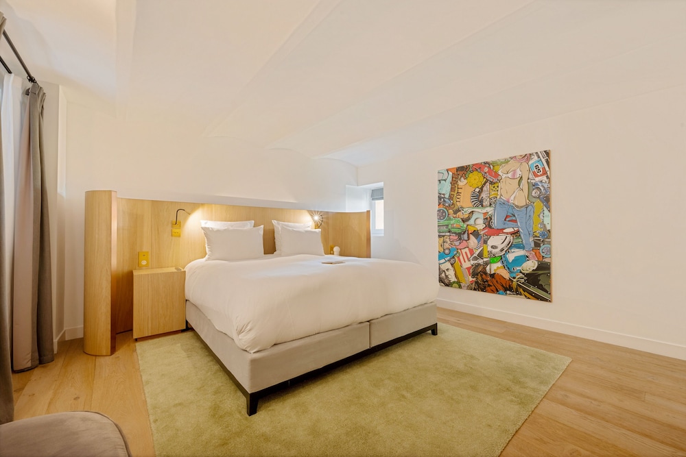 FAMILY SUITE, 2 QUEEN BEDS