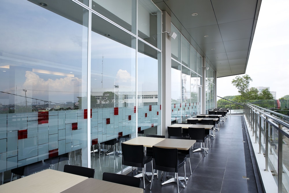Amaris Hotel Palembang 1/48
