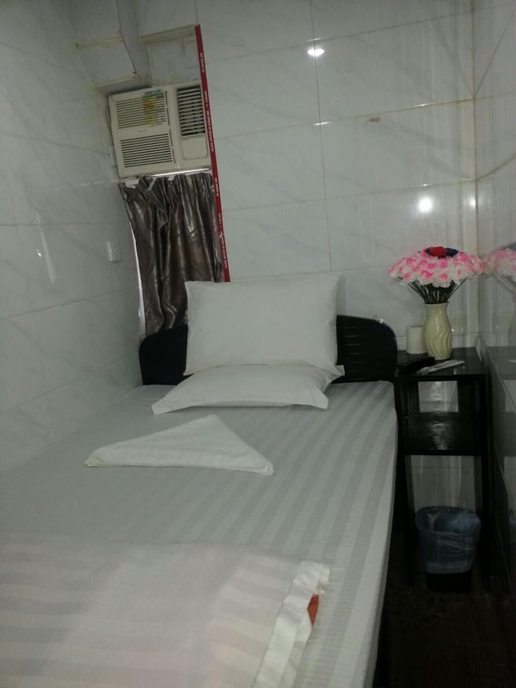 Cebu Hostel 44/64