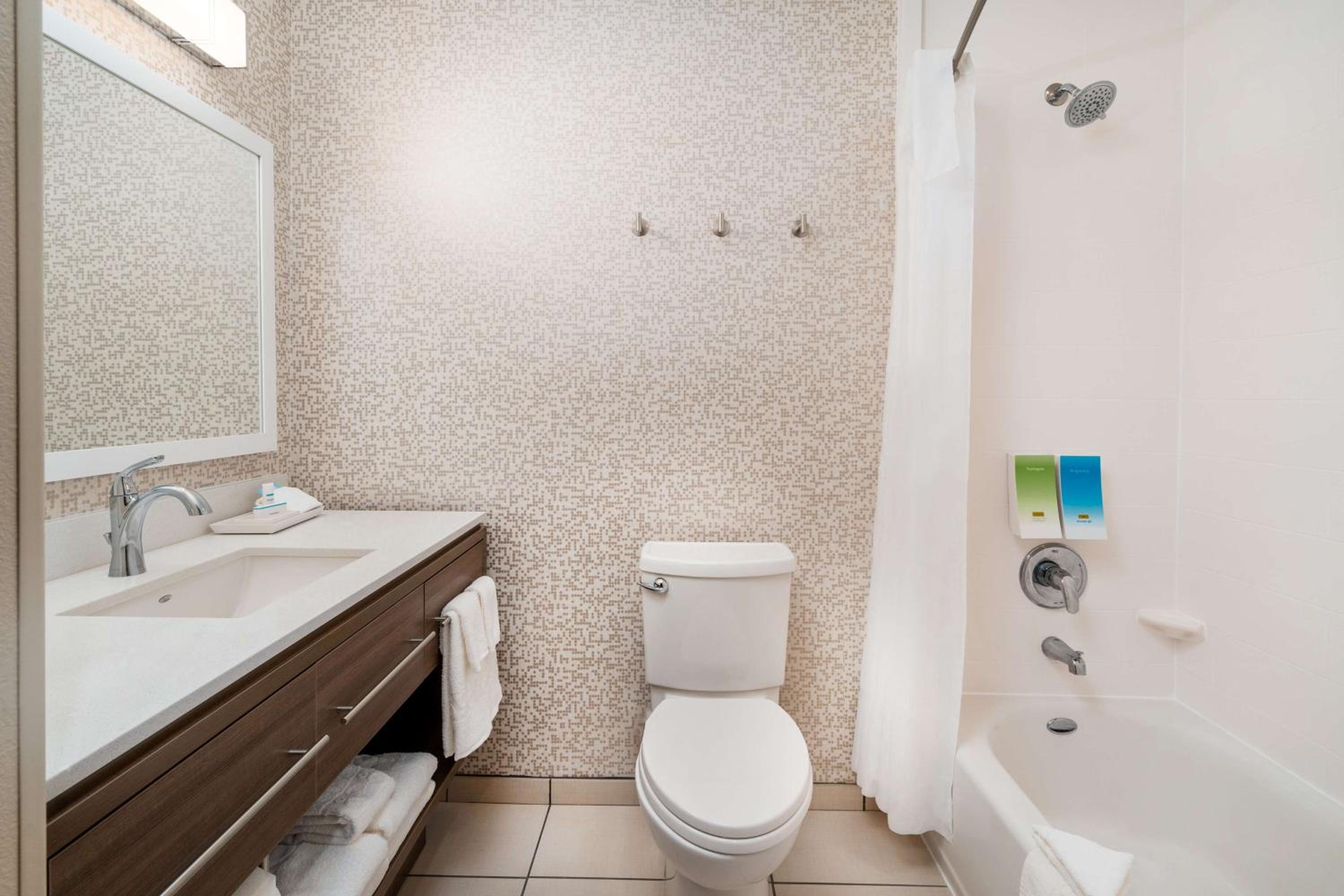 استوديو بسريرين كوين مع أريكة، Home2 Suites By Hilton Corona 5/6