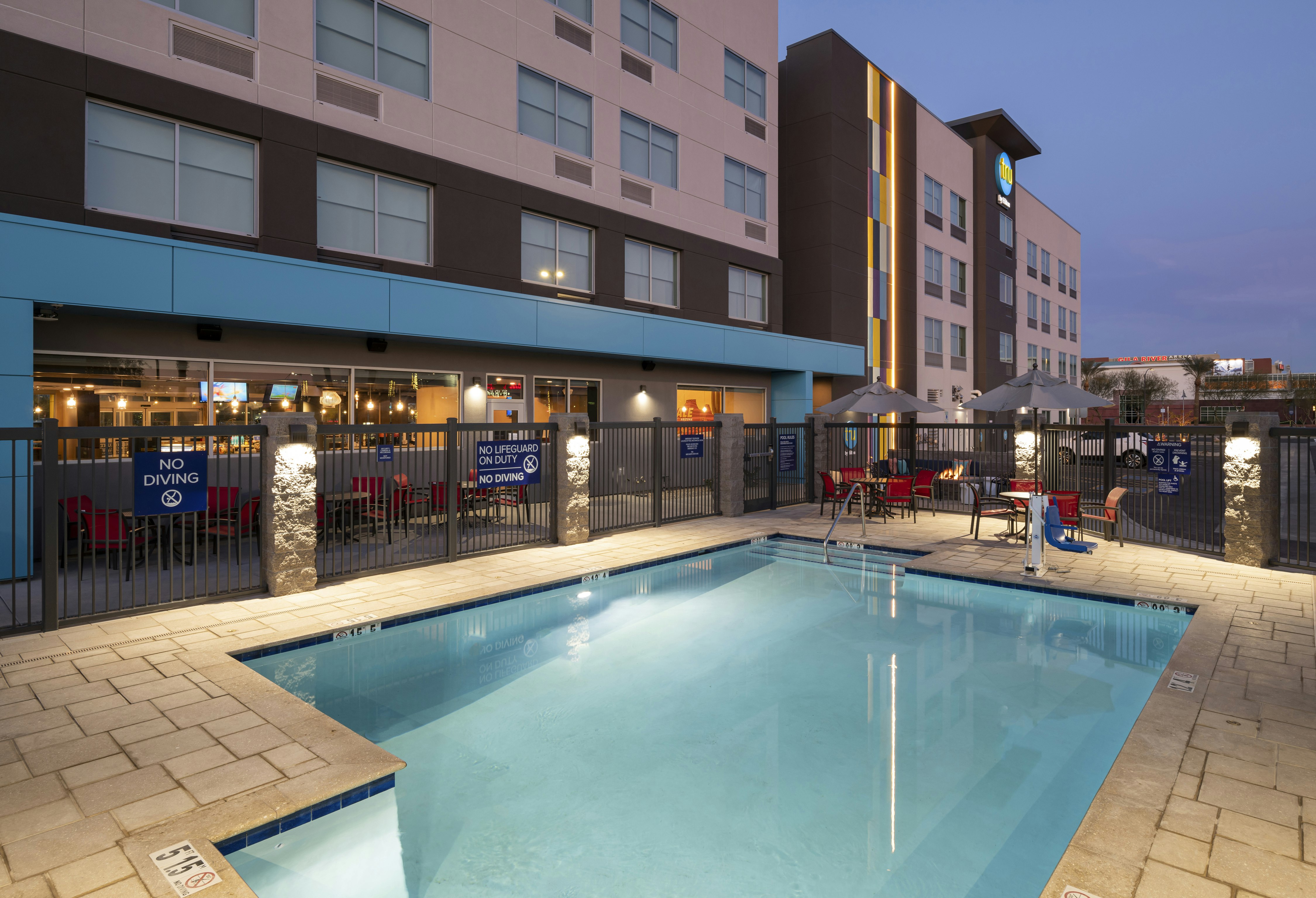 Tru By Hilton Phoenix Glendale Westgate 8/45