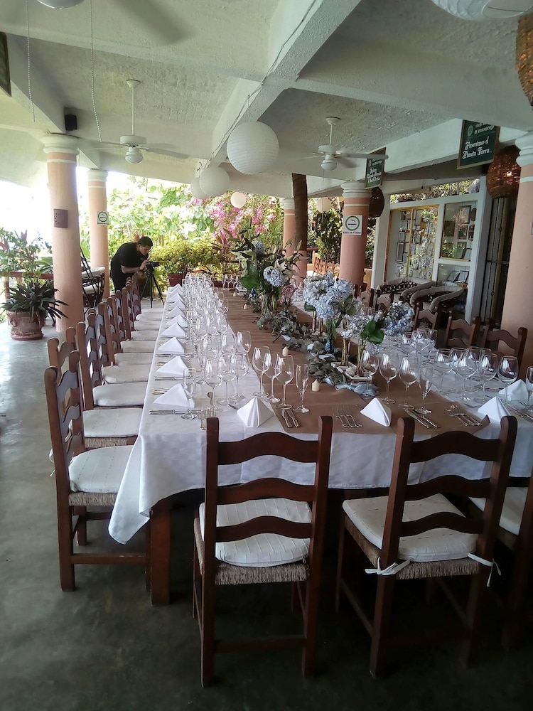 Catalina Beach Resort 34/50