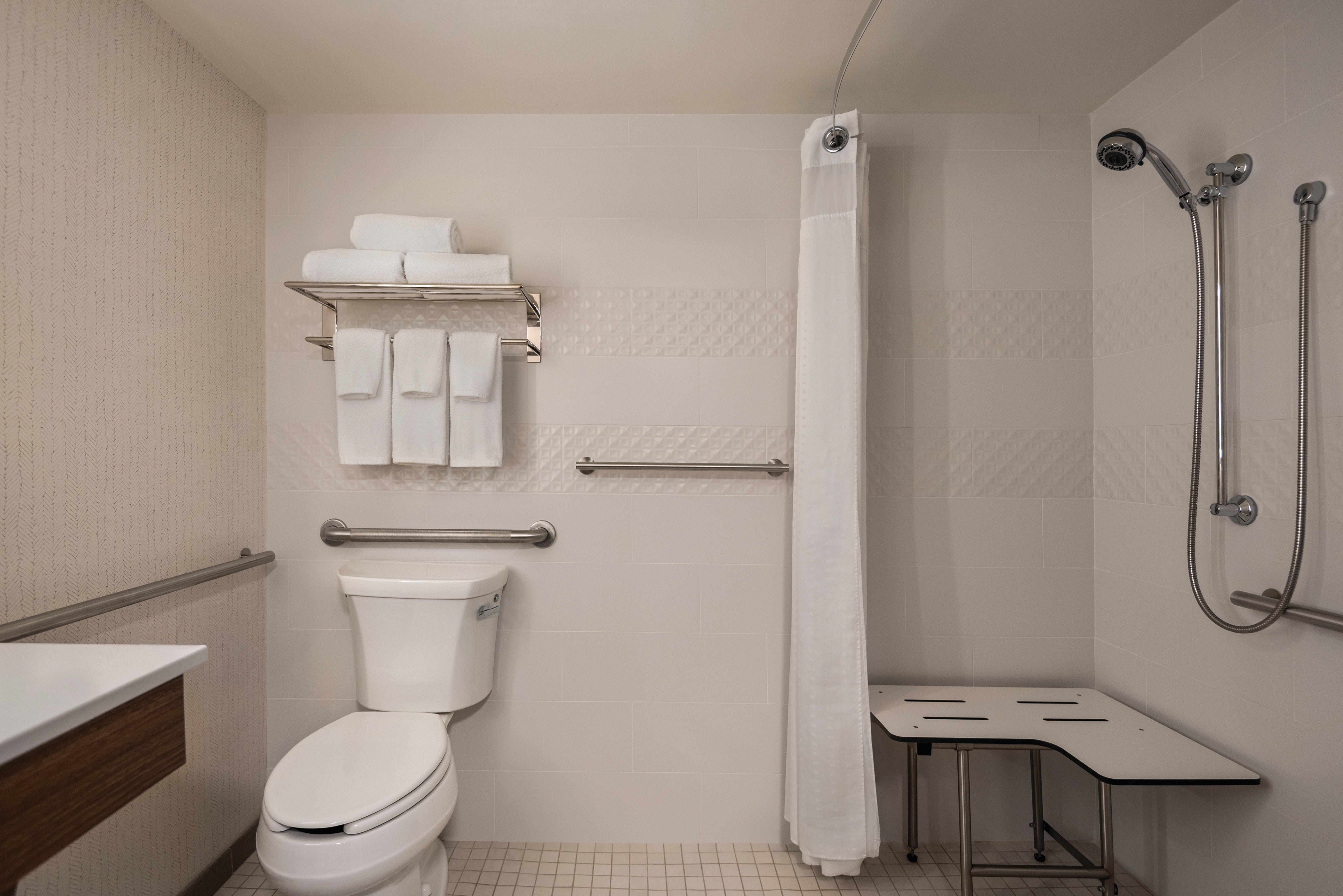 HOLIDAY INN HOTEL AND SUITES VANCOUVER DOWNTOWN 72/73