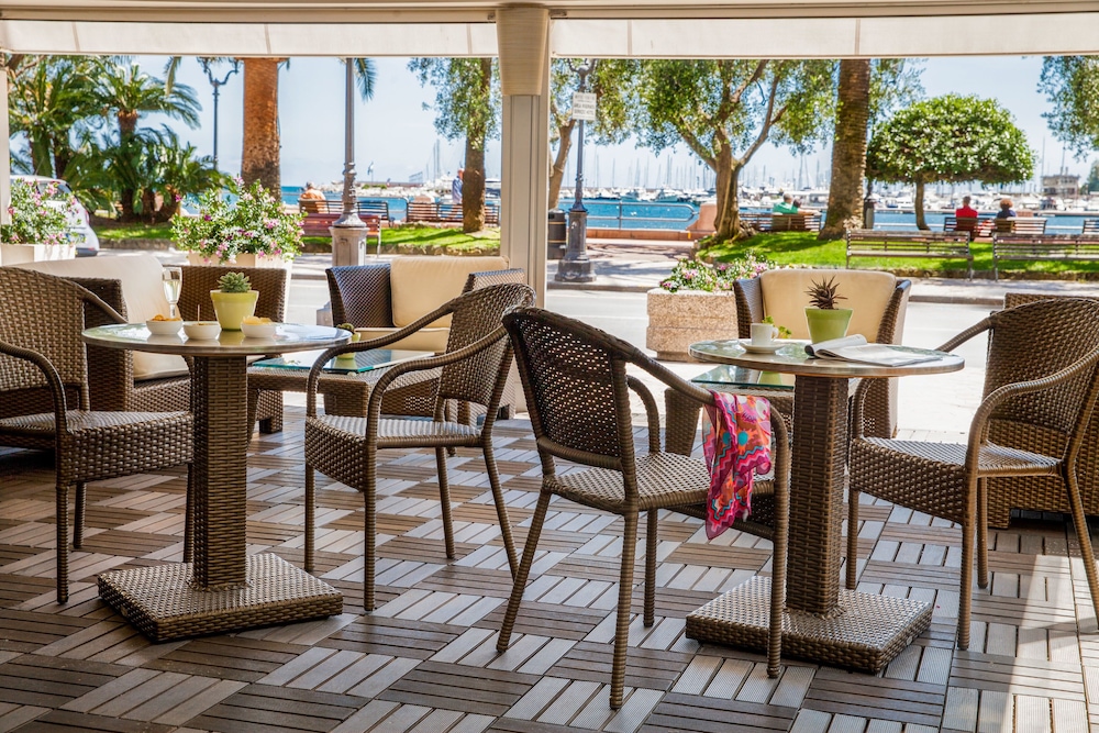 Hotel Vesuvio 43/67