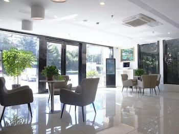 Vatica ShangHai International Tourism Resort Luoshan Road Subway Station Hotel 36/42
