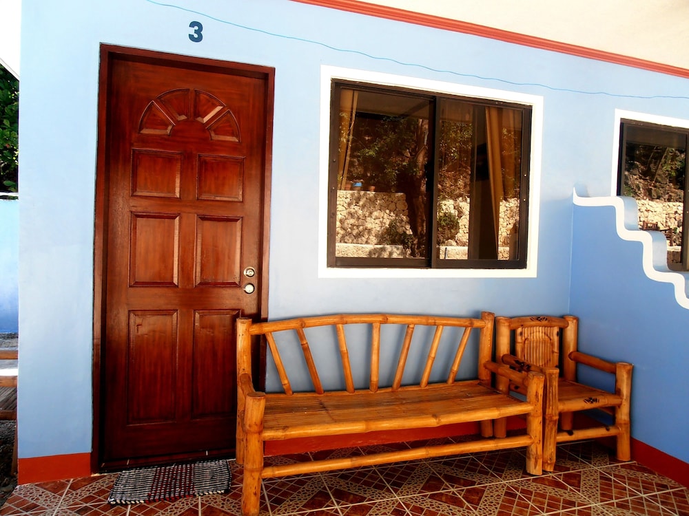 BLUE CORALS BEACH RESORT 8/66