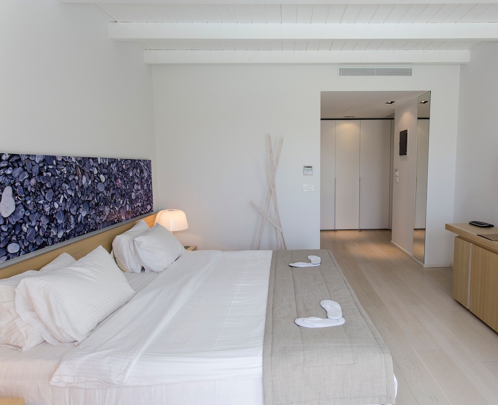 Patmos Aktis Suites And Spa 22/86