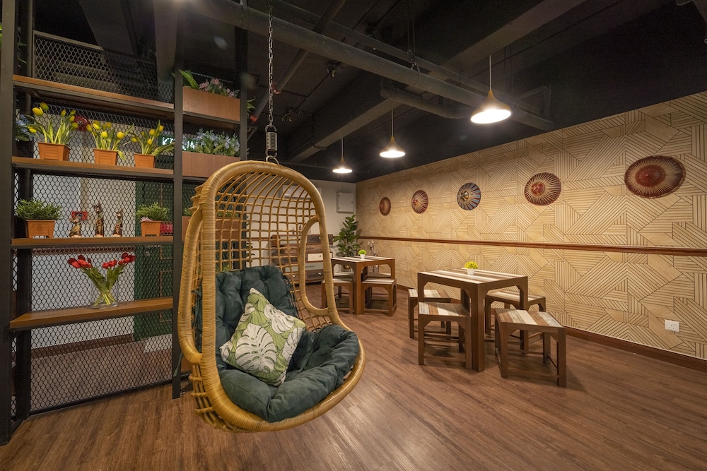 East Riverine Boutique Hotel 33/45