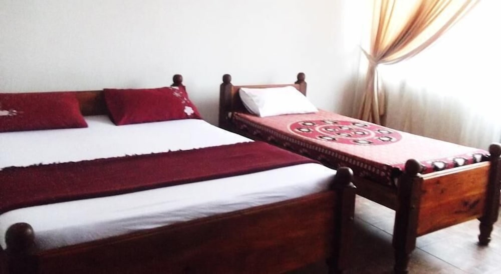 Majestic Tourist Hotel 15/49