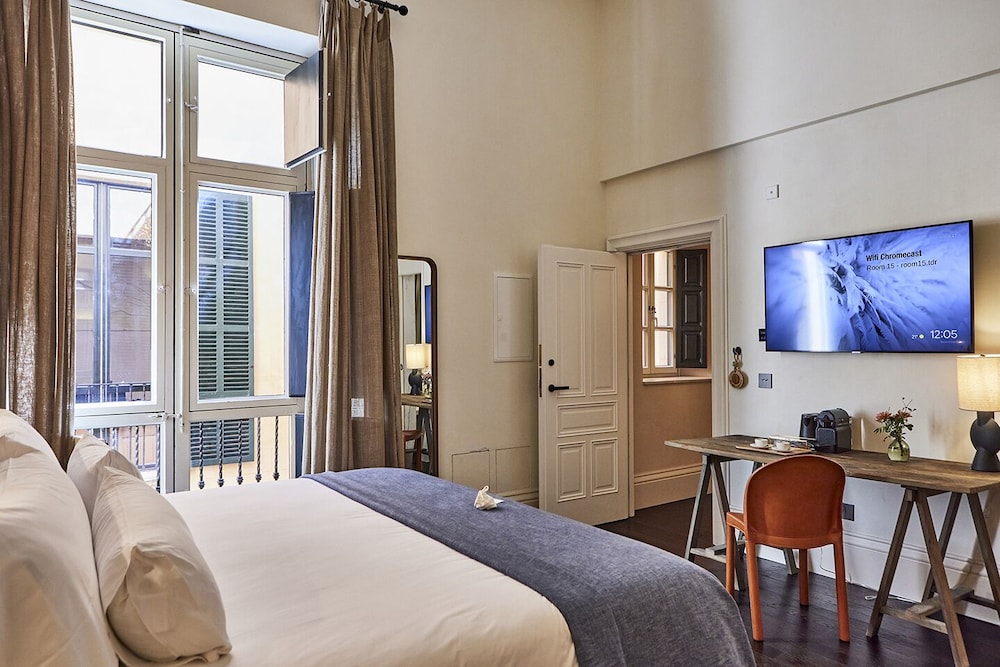 Grand, Mediterranean, Deluxe, Double Bed