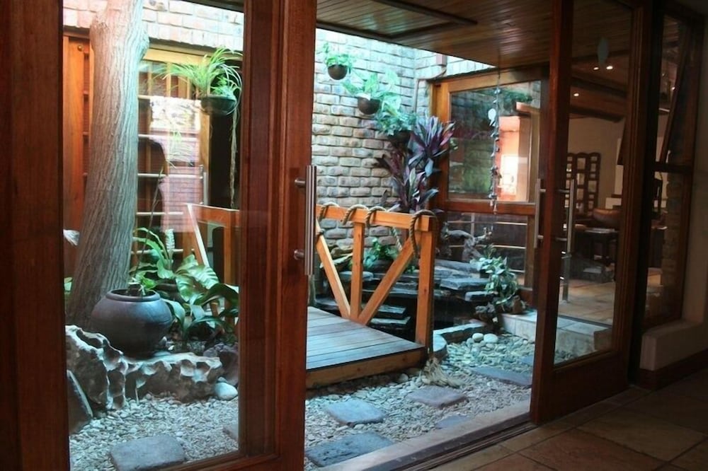 A La Martha S Air Port Guest House 18/38