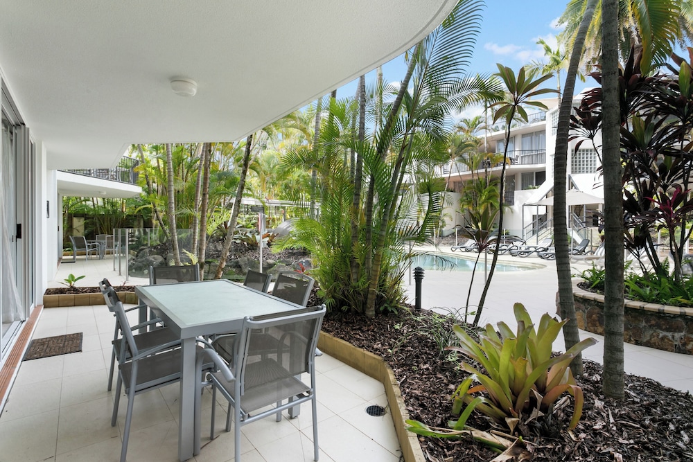 NOOSA TROPICANA 42/50