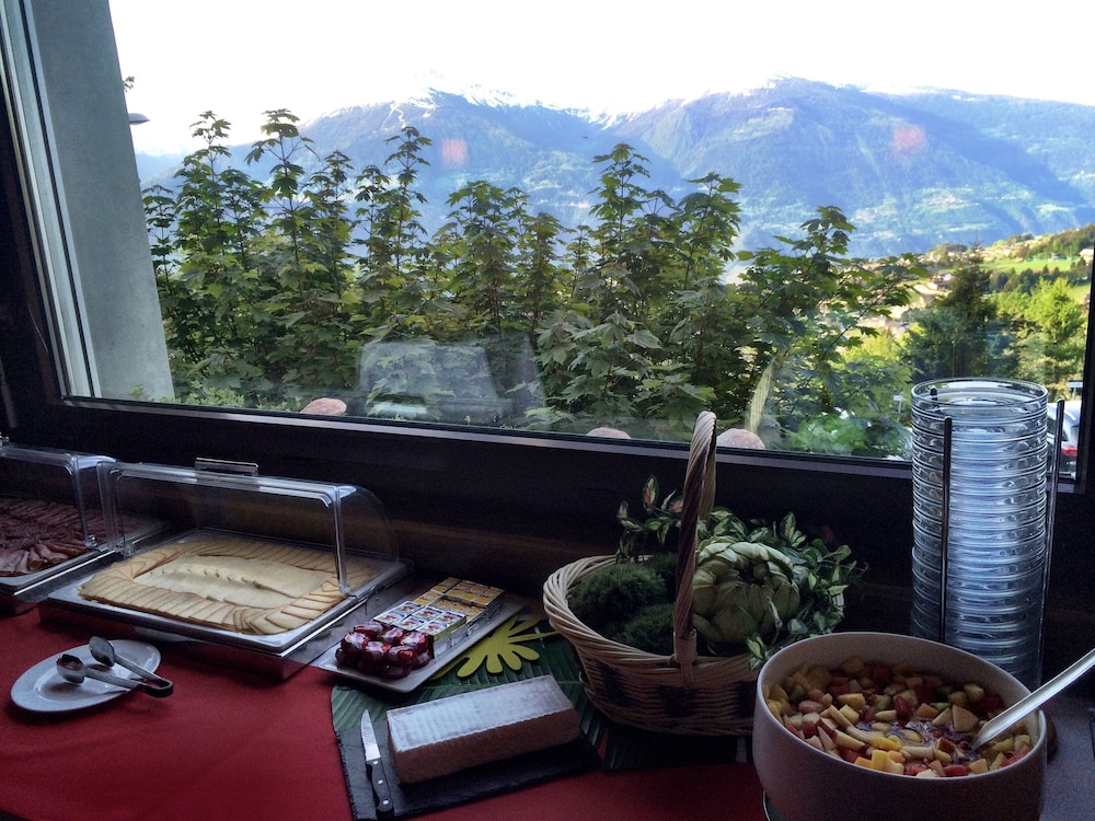 De La Foret Hotel 25/66