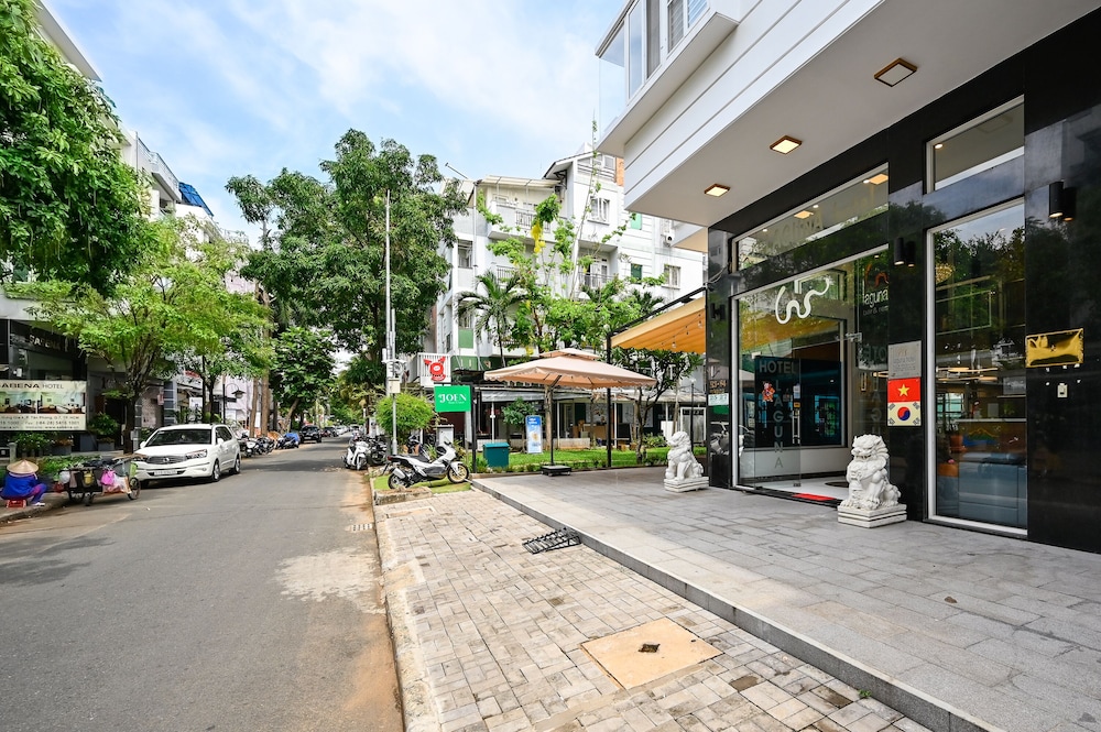Laguna Hotel 33/41