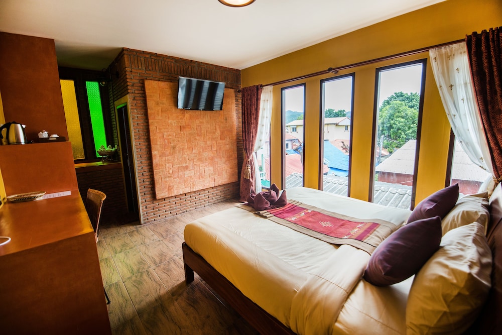 1 BEDROOM, CLASSIC, BALCONY