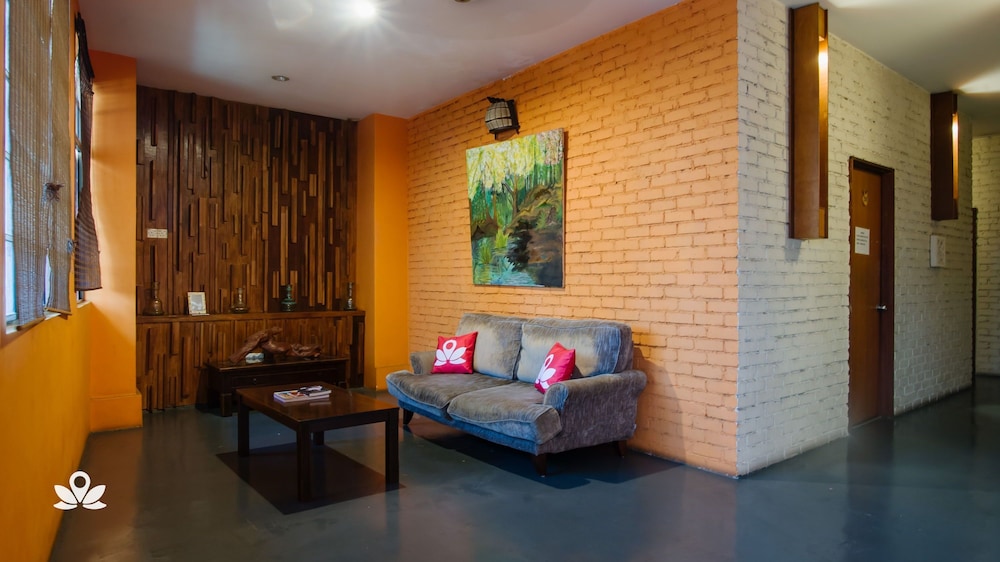 The Explorers Guesthouse and Hostel 28/60