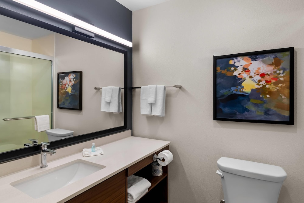 Everhome Suites Bastrop 45/49
