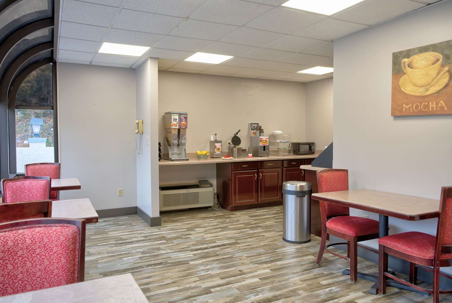 Days Inn by Wyndham Harriman 32/39