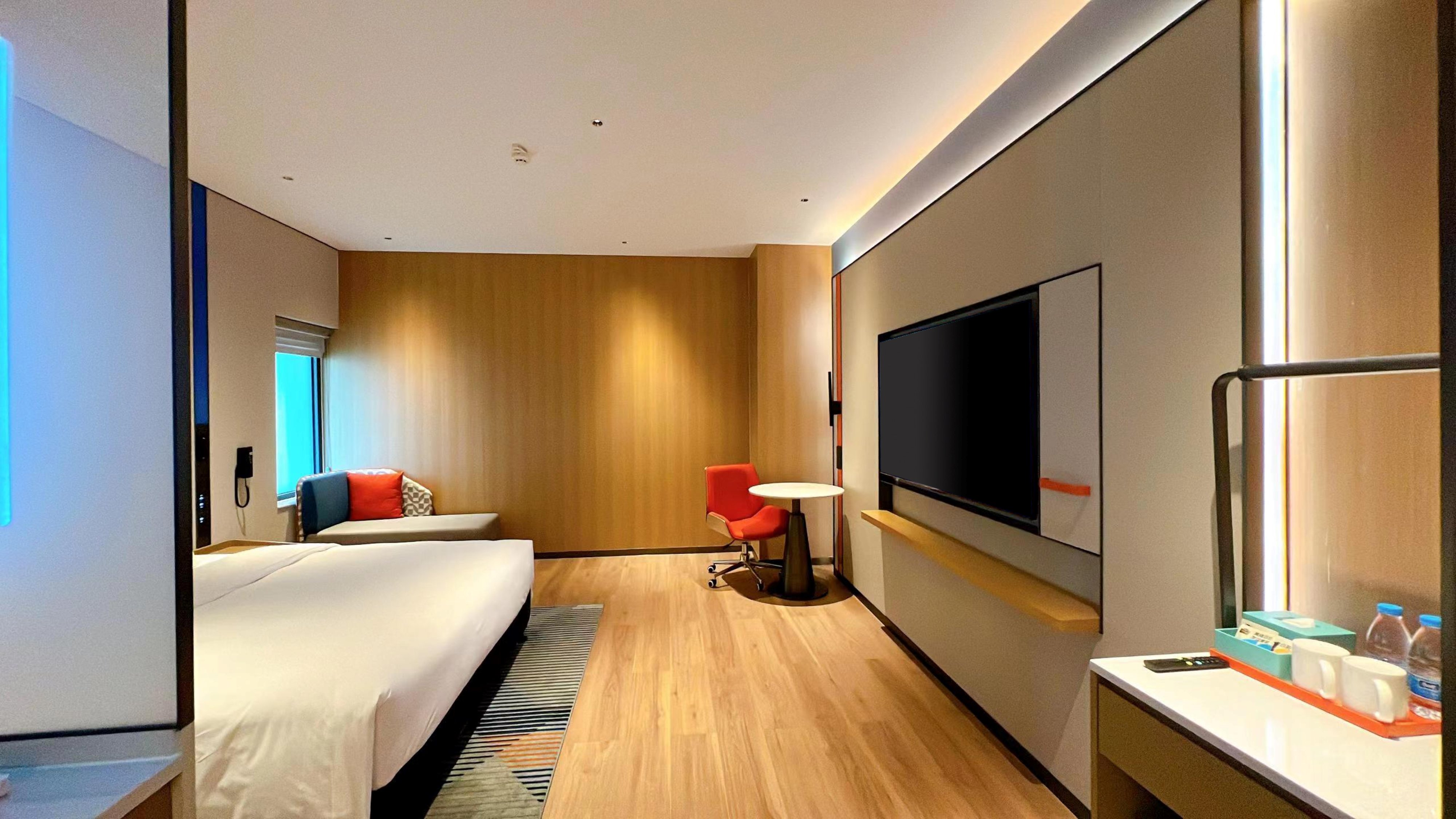 Holiday Inn Express Haikou Xiuying Port 12/32