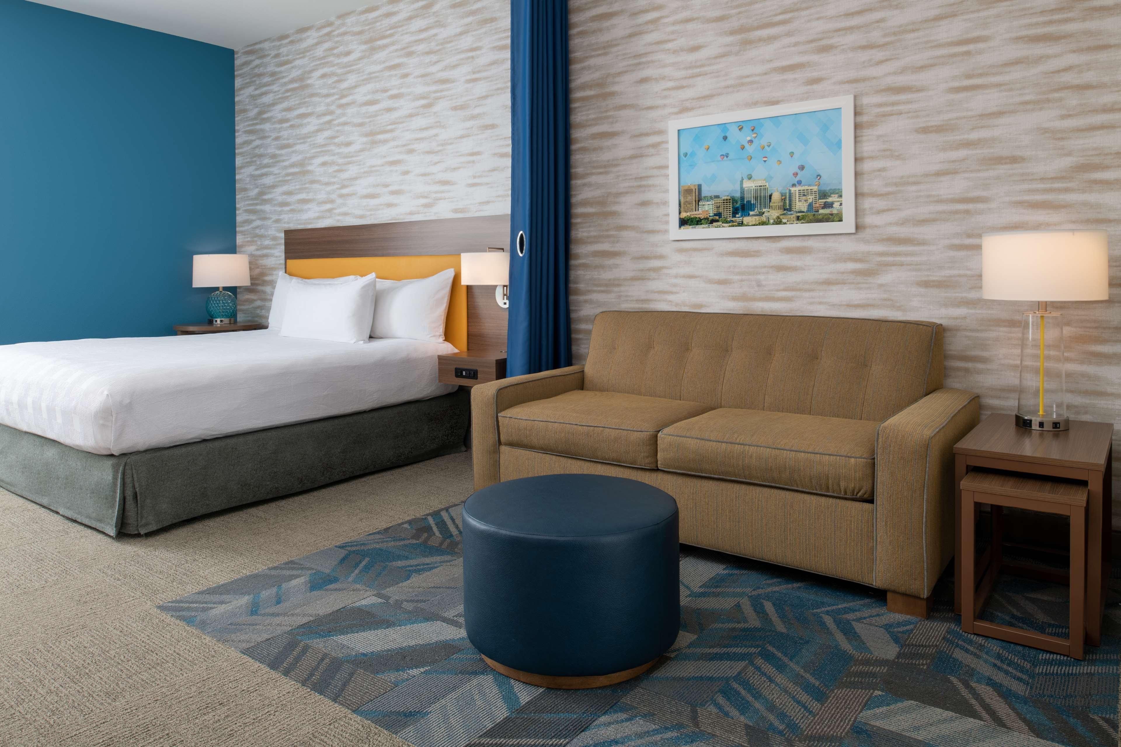 STUDIO, SUITE, KING BED, ACCESSIBLE