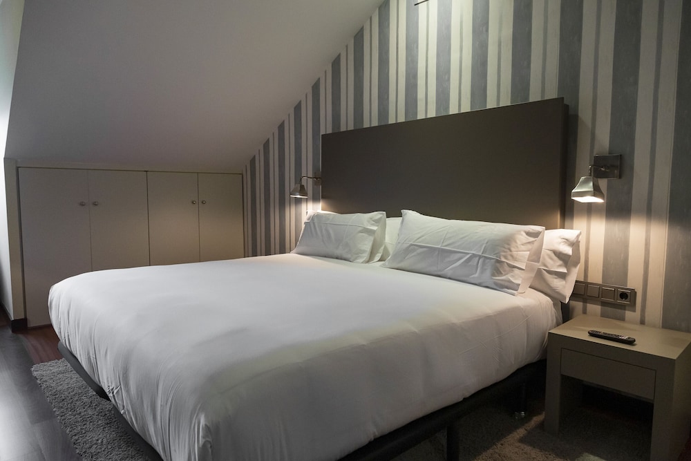 Hotel AR Isabel de Farnesio 17/47
