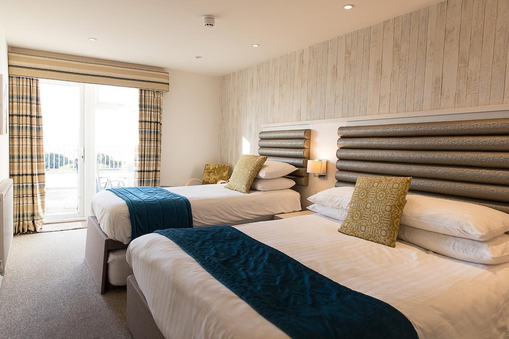 St. Ives Hotel 18/50