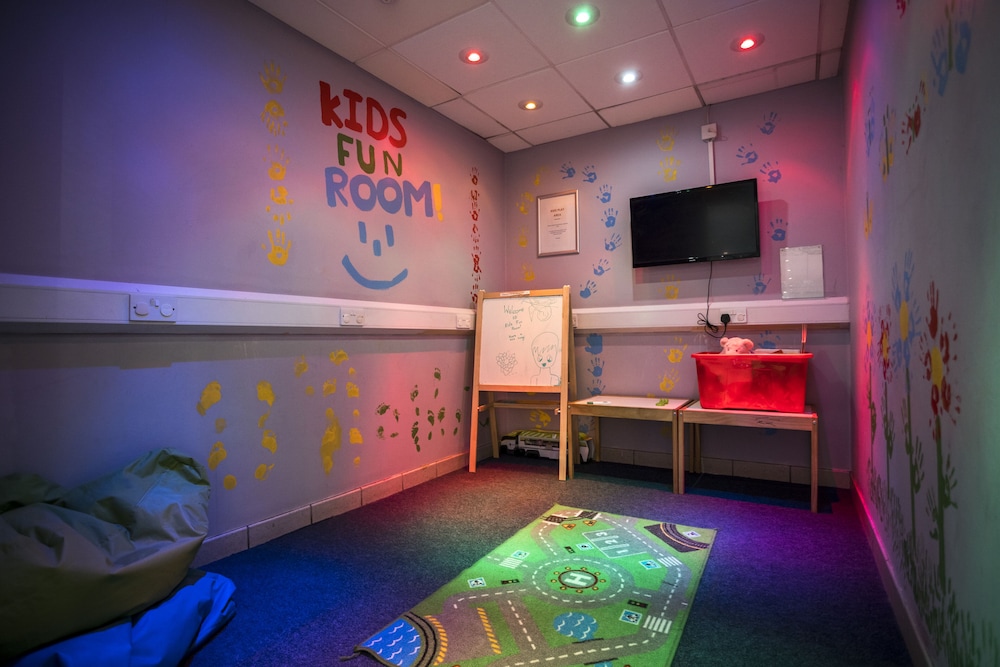 Holiday Inn Express Stafford, an IHG Hotel 11/61