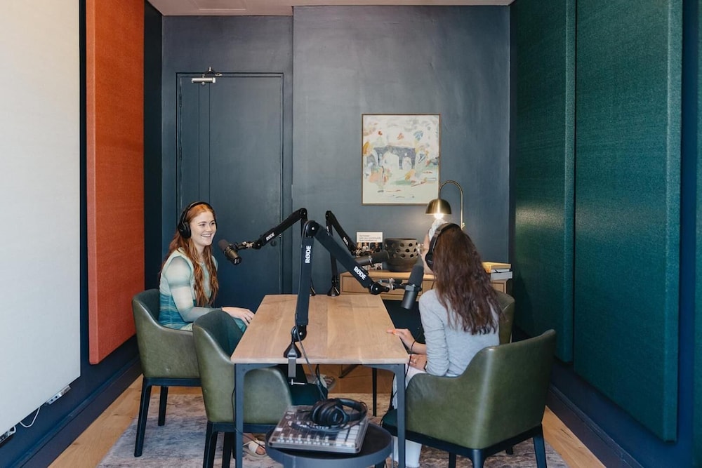 Latitude Aparthotel By Totalstay 11/56