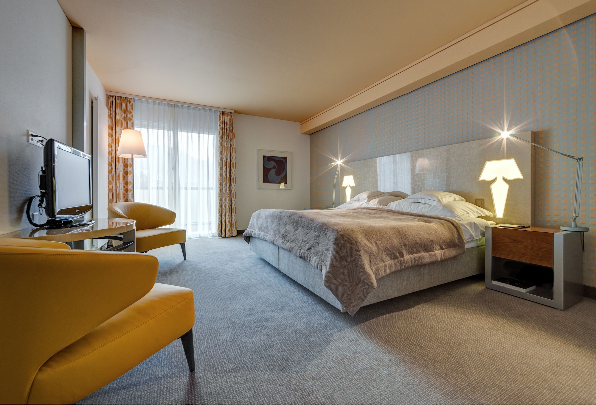 Deluxe, Suite, King Bed, Lake View