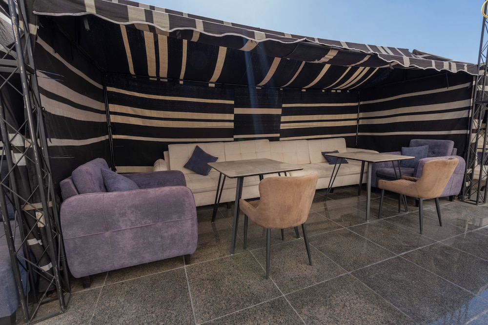 OYO 687 Sunday jeddah Hotel 43/60
