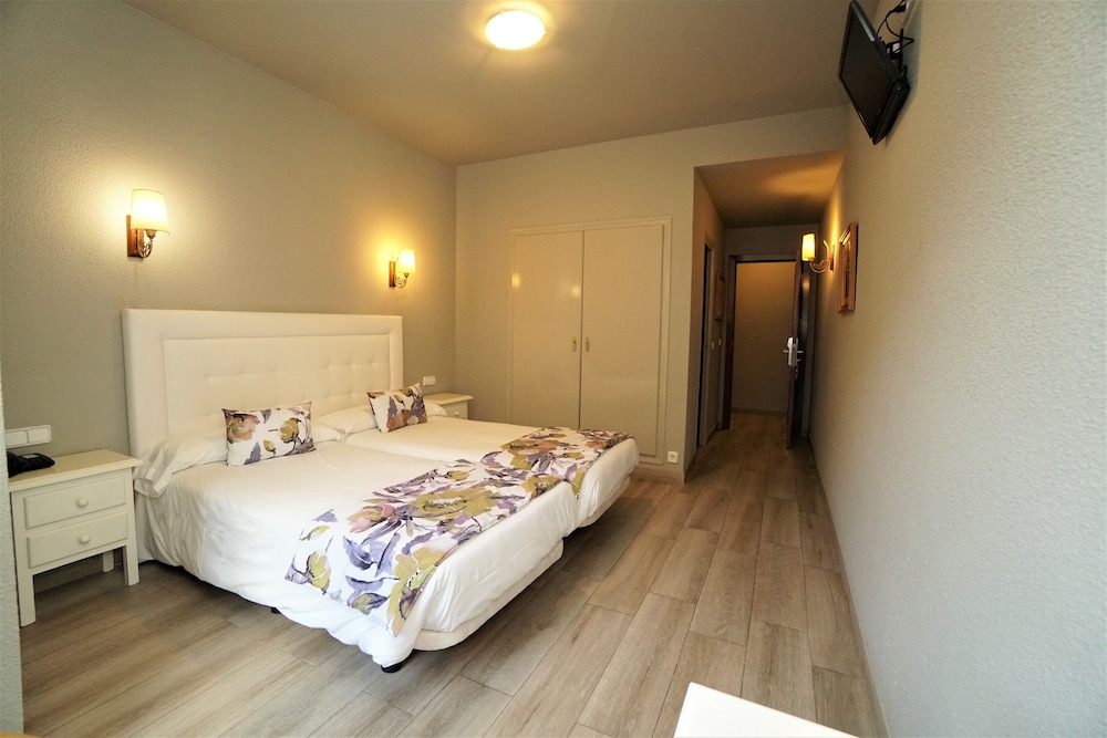 Hotel El Pradet 23/37