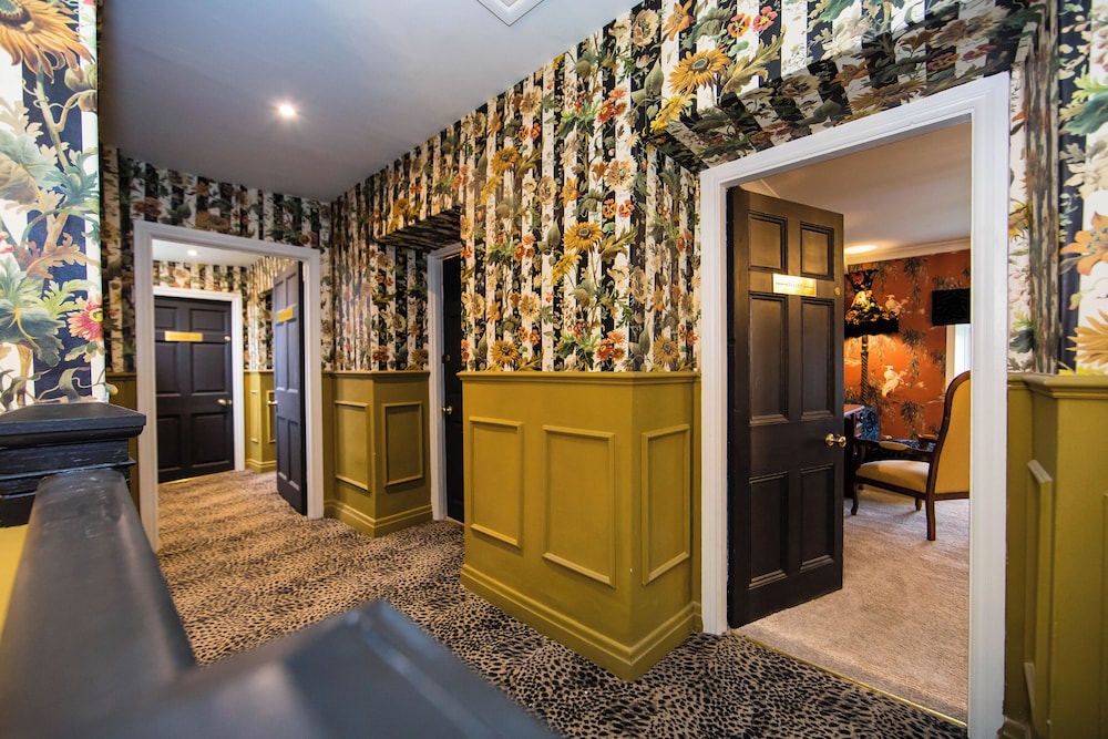 The Burgoyne Hotel 4/50