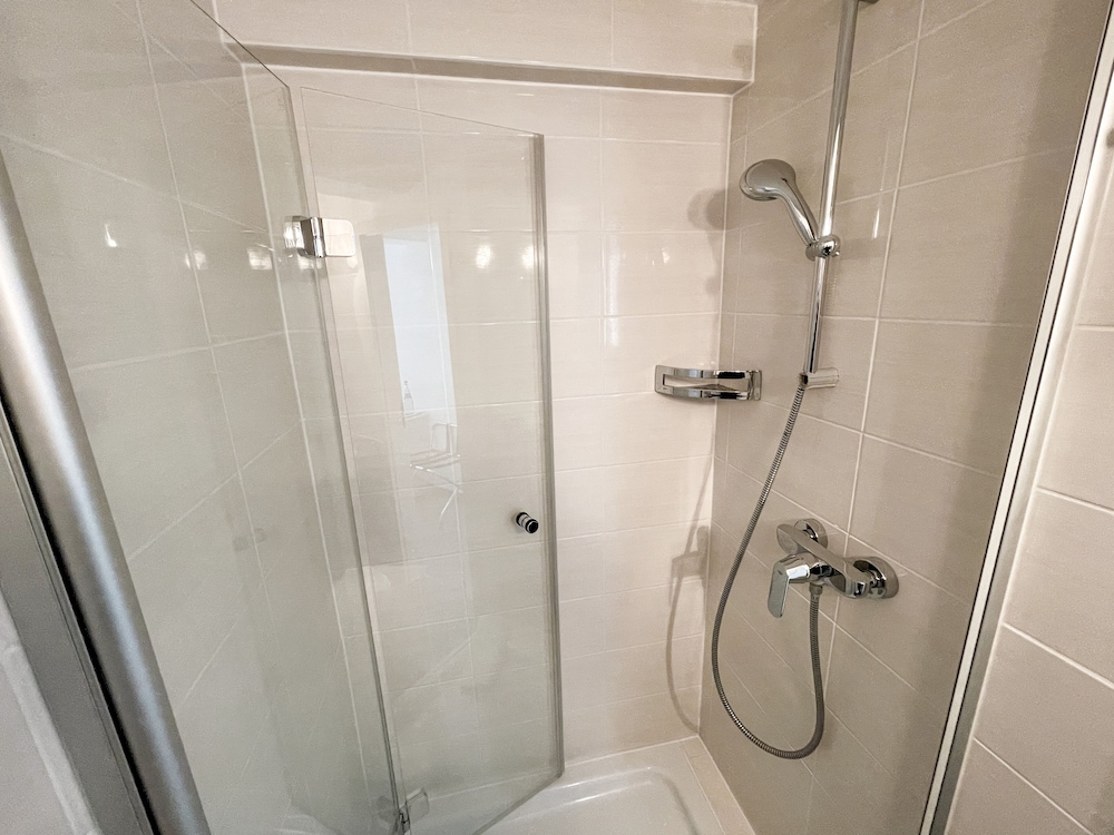 Hotel Schnehagen، فالزروده 47/50