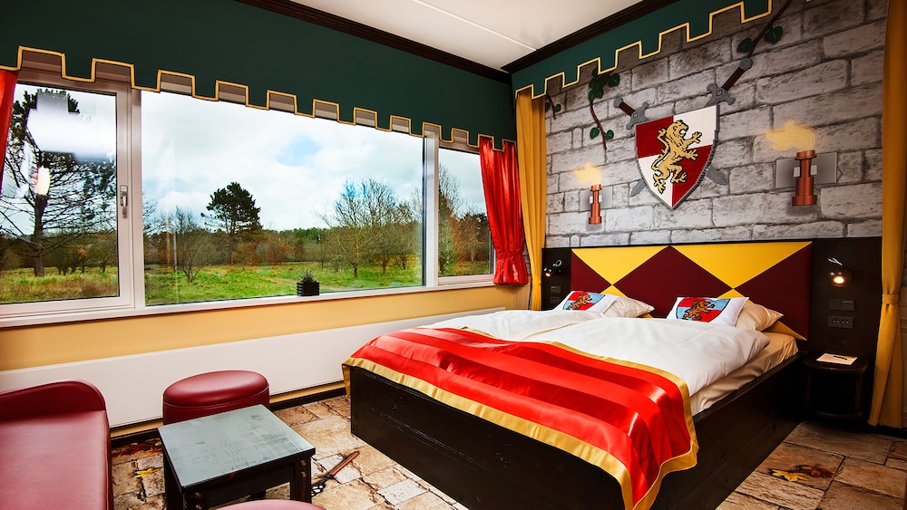 Legoland hotel 10/75