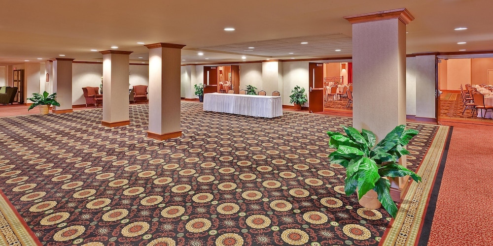 Holiday Inn Memphis University of Memphis 6/39