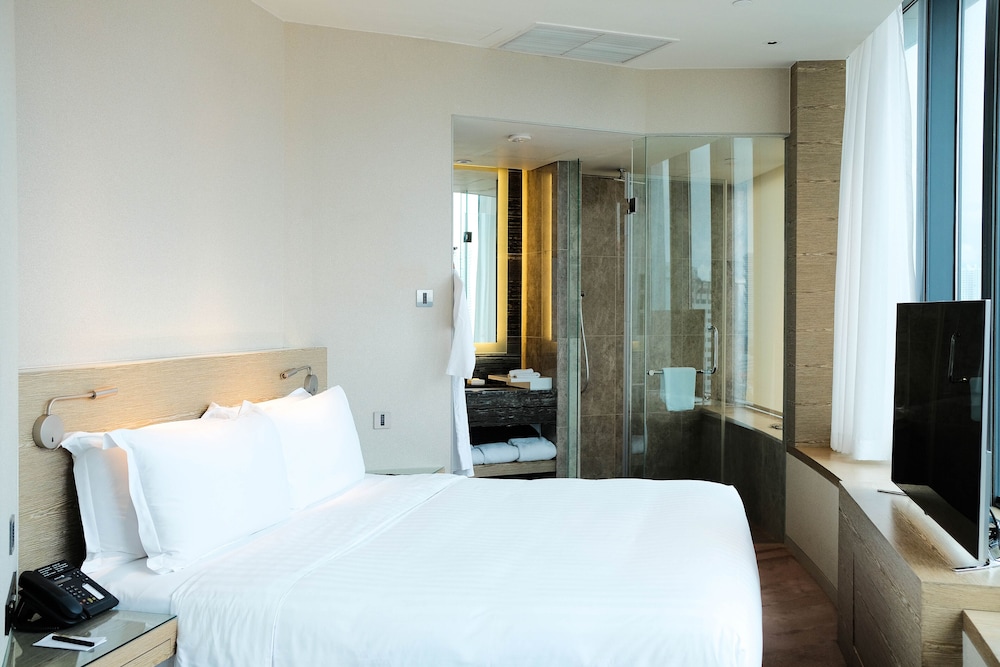 One Farrer Hotel 20/69