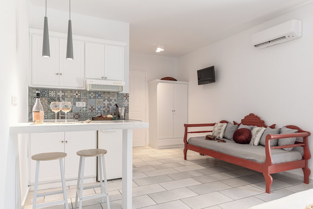 Birbas Hotel 107/128