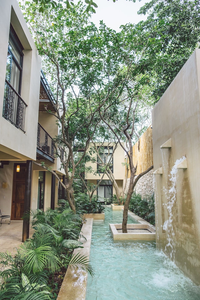 TreeHouse Boutique Hotel 42/50