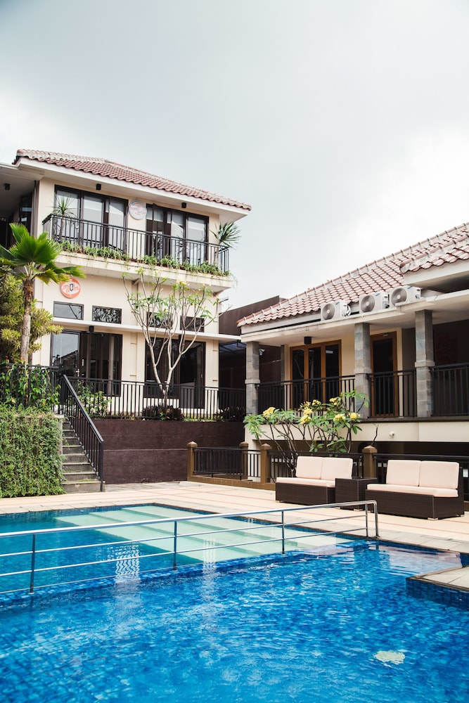 KULDESAK VILLAS BANDUNG 3/74