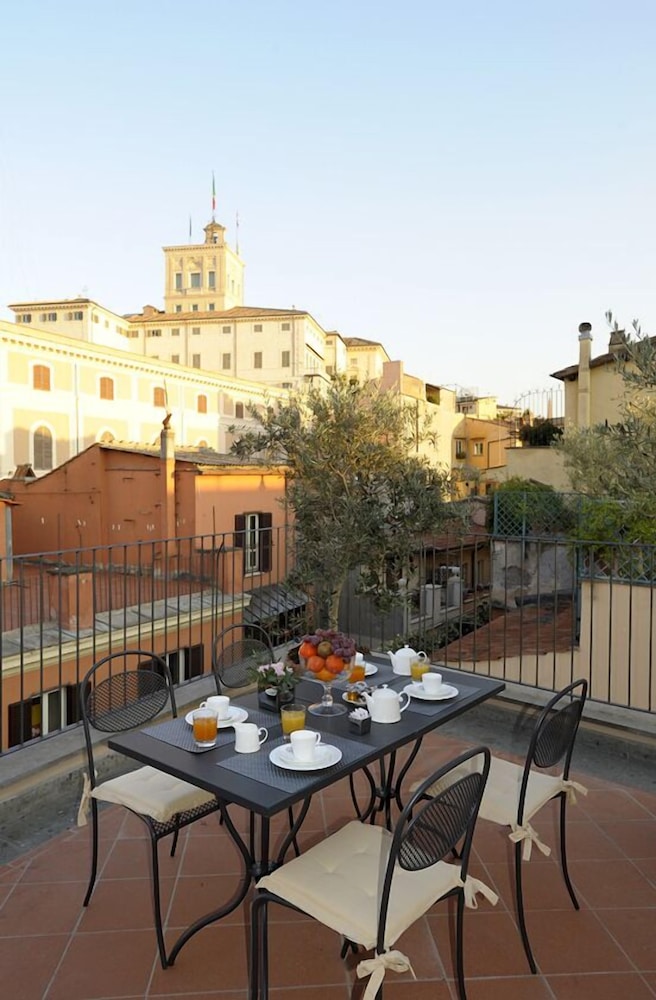 Trevi Palace Luxury Inn 46/54