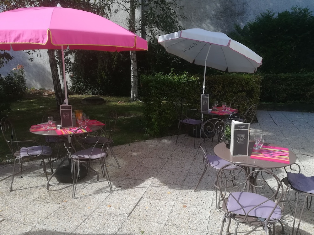 Hotel Mermoz Paris Le Bourget 40/53