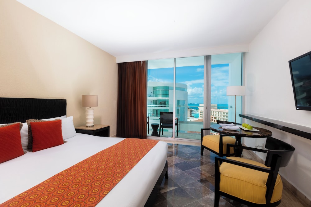Krystal Grand Cancun All Inclusive 17/50