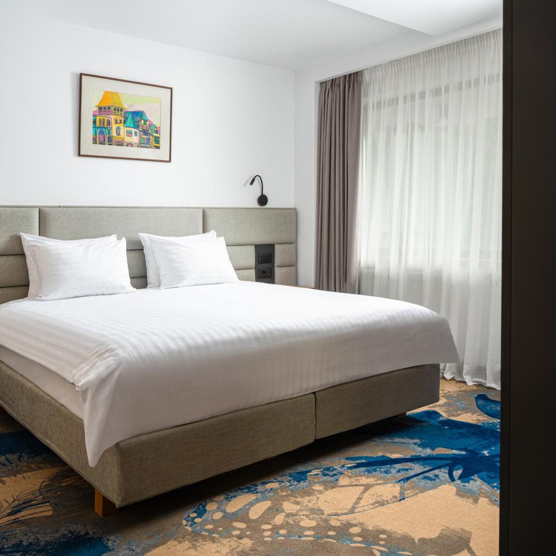 Princess, Suite, City View, Pool Access