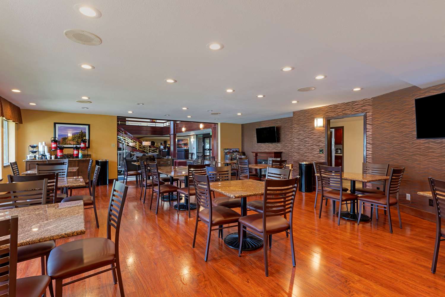 Best Western Pony Soldier Inn - Airport 7/12